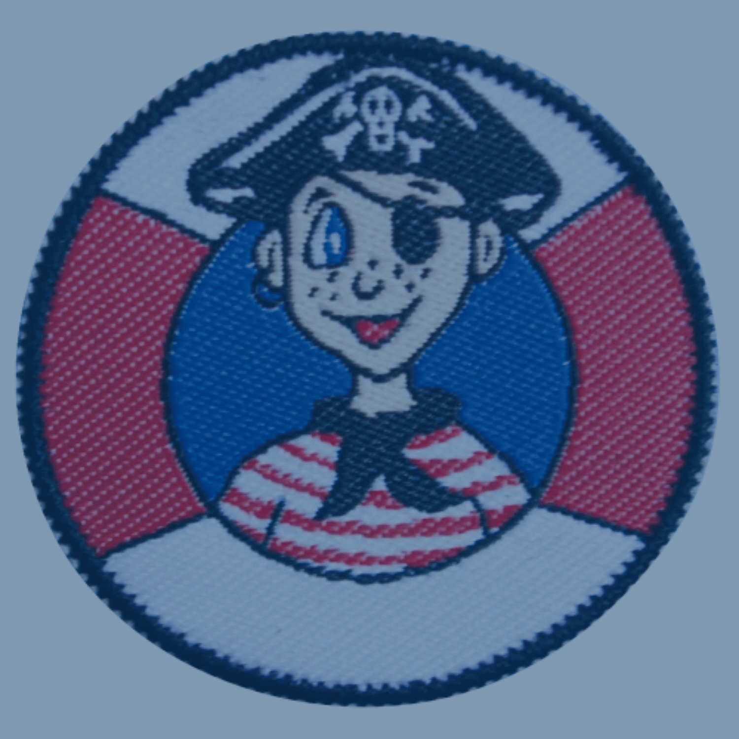 Seeräuber-Abzeichen mit Piratenmotiv – Symbol für Abenteuer und Schwimmerfolge.